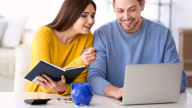 Man and woman with a laptop